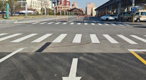 蘇州商業(yè)廣場地面劃線專家，包工包料打造智慧化通行空間